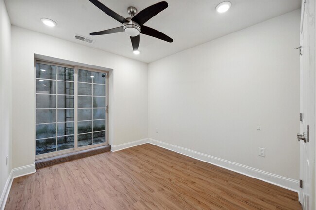 Building Photo - 1825 N Bouvier St