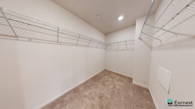 Building Photo - 3 + 2.5 Spacious & Stylish Home in Van Nuy...