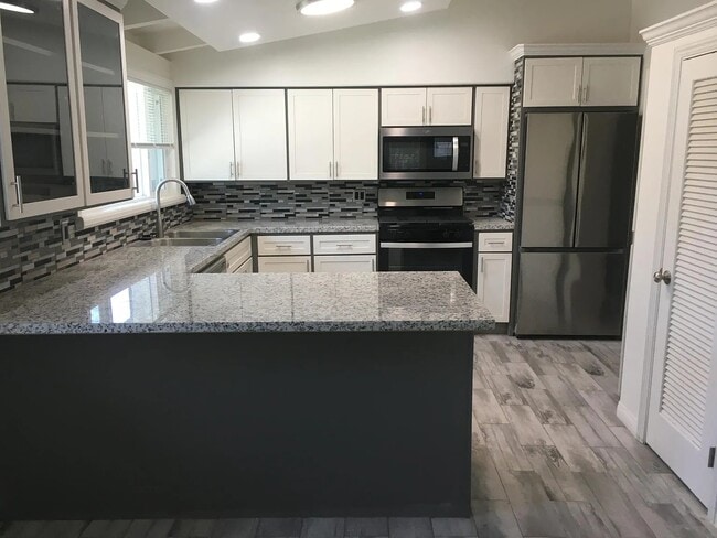 Building Photo - 1222 Palamos Ave