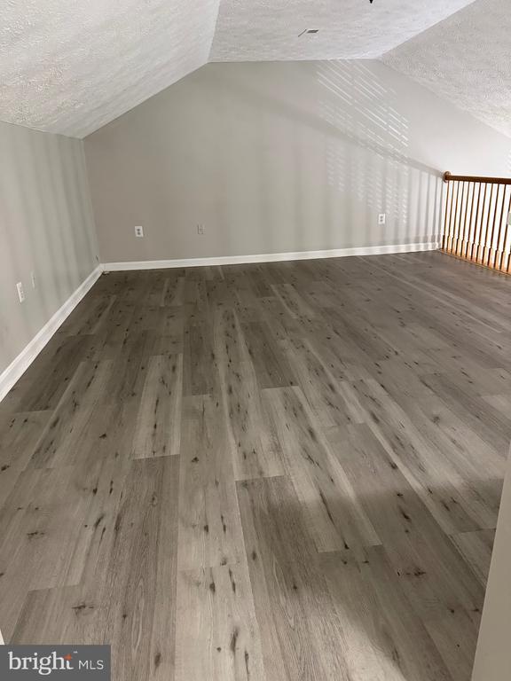 Building Photo - 405 Park Cove Dr