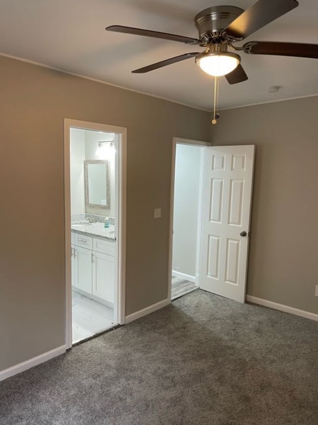 Building Photo - Beautiful 3 Bedroom 2 Bath Home! MOVE IN SPECIAL!