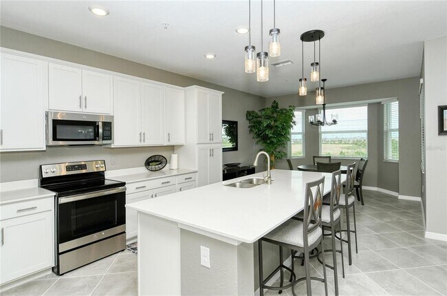 Building Photo - 12180 Wellen Golf St
