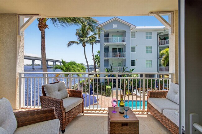 Building Photo - 275 NW Flagler Ave