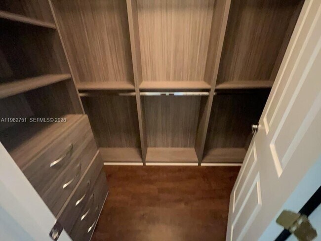 Building Photo - 409 SW 5th St