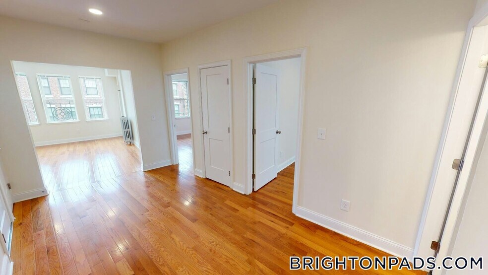 Building Photo - 123 Sutherland Rd