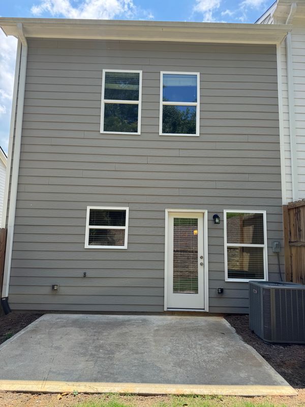 Building Photo - 127 Sawgrass Dr