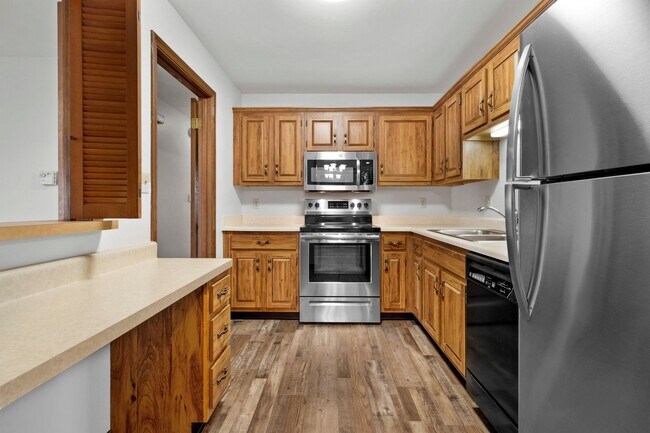 Building Photo - NEW! 2 Bedroom/2 Bath Condo-Mt Pleasant