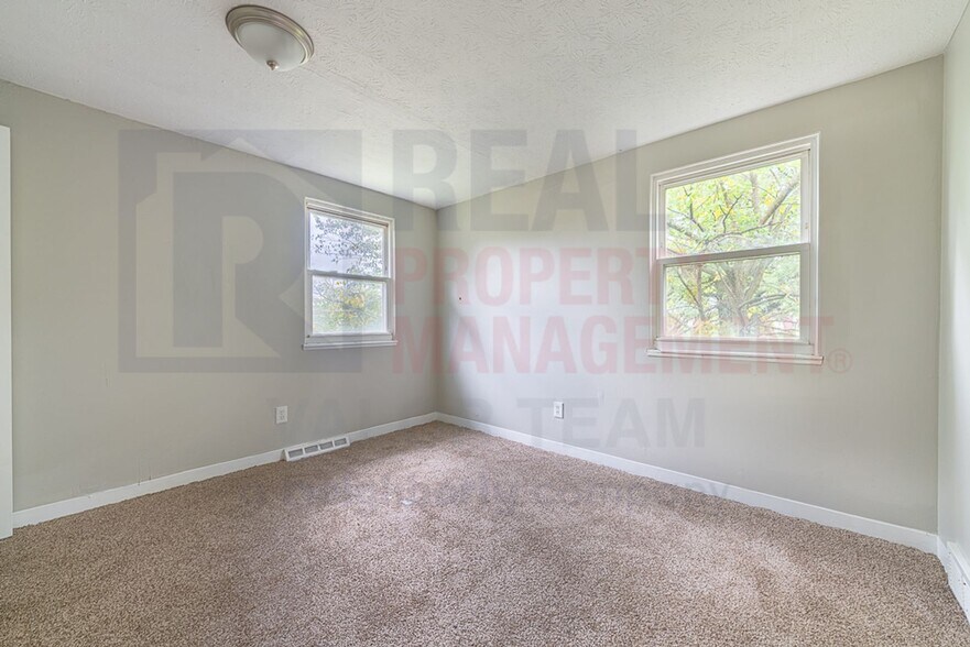 Building Photo - 3060 Charles Carr Pl