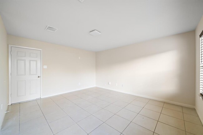 Building Photo - 6307 Ballina Meadows Ct