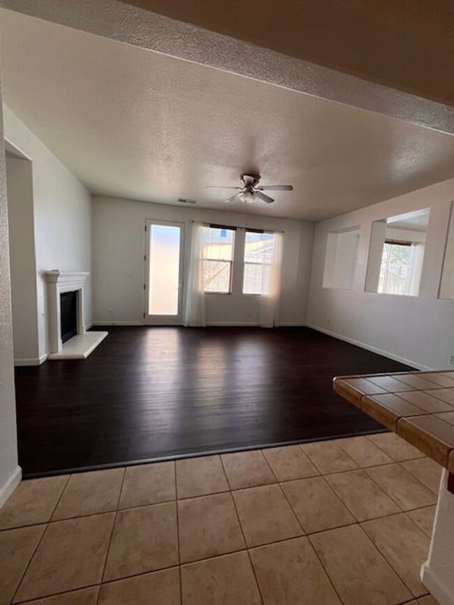 Building Photo - Available now! 5 Bedrooms and 4 full Bathr...