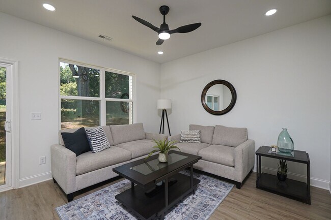 Building Photo - Brand new Duet Style Townhome in Charlotte!
