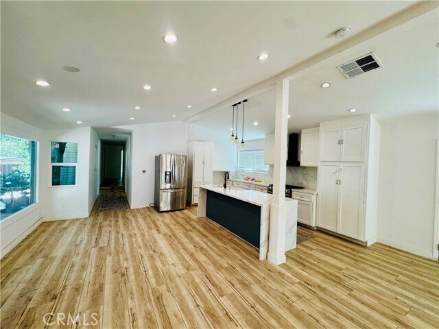 Building Photo - 9625 Aqueduct Ave