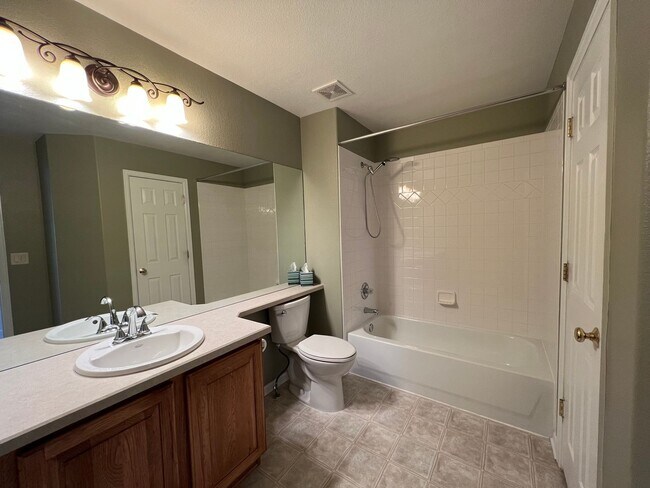 Building Photo - Splendid Townhome in Castle Pines