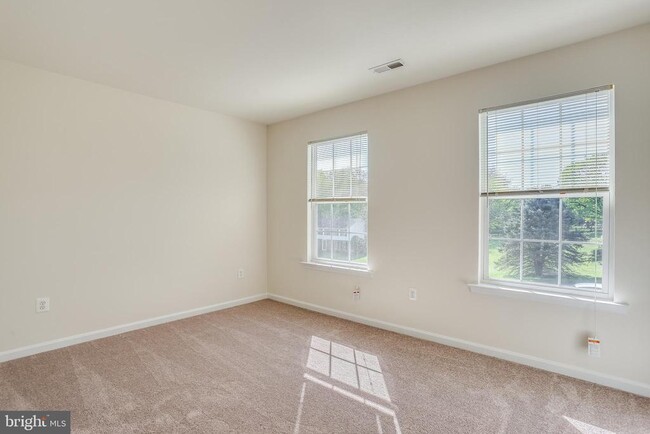 Building Photo - 9874 Foxhill Ct