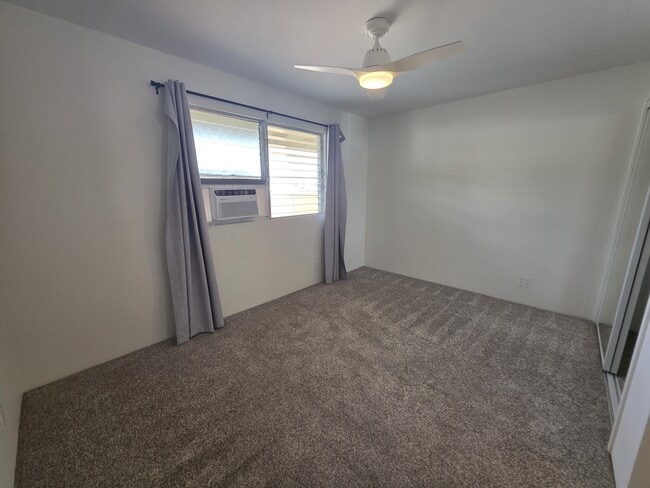 Building Photo - 350 Aoloa St