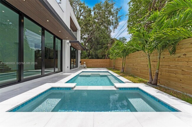 Building Photo - 630 NE 82nd St