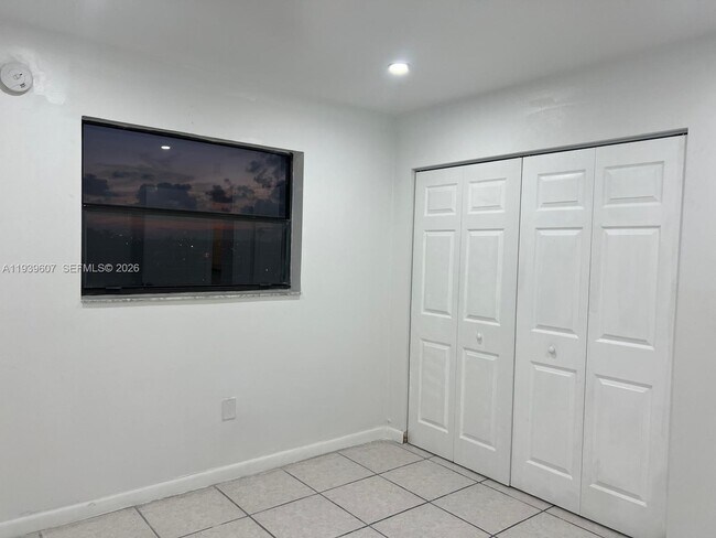 Building Photo - 2727 NW 17th Terrace