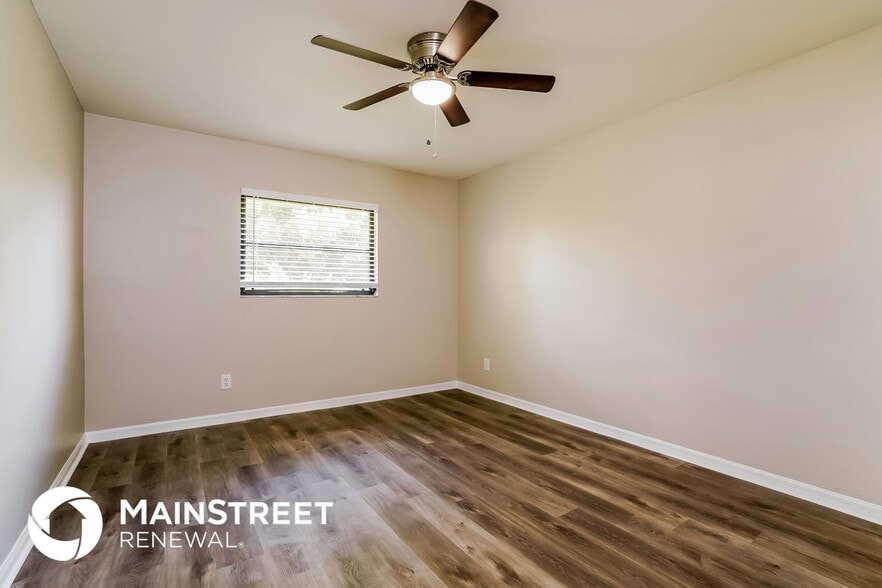 Building Photo - 113 NE 18th Pl