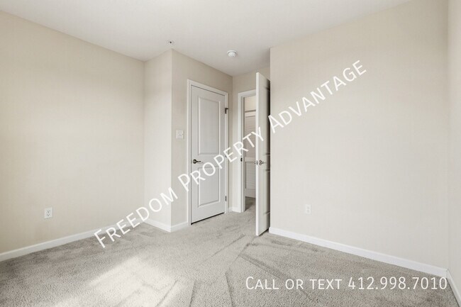 Building Photo - 412 Olive Ln