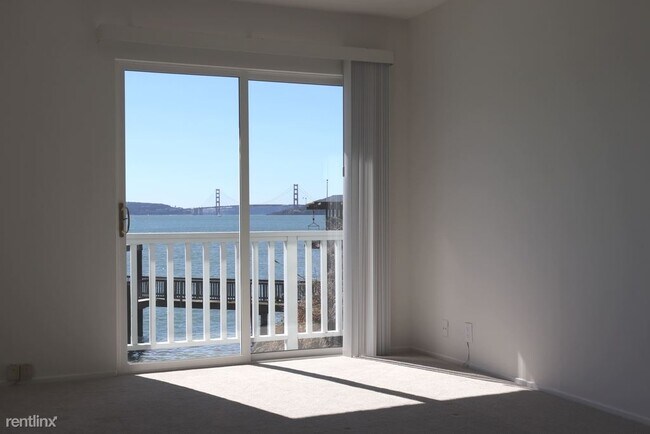 Building Photo - 2 br, 1.5 bath Triplex - 2036 Paradise Dri...