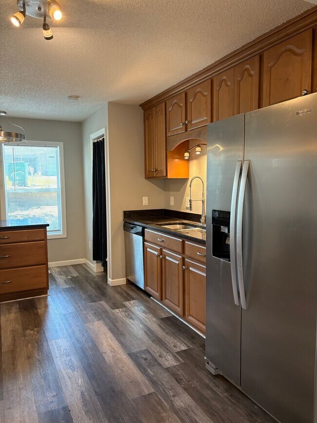 Building Photo - Charming 2-Bedroom, 2-Bath Home in the Hea...