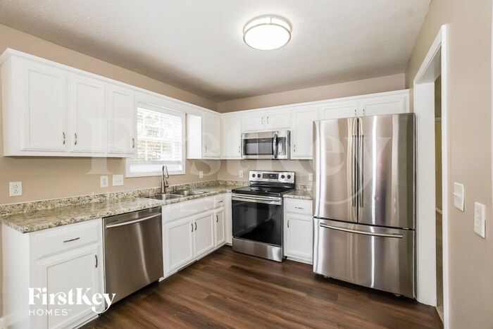 Building Photo - 3508 Clover Hill Dr