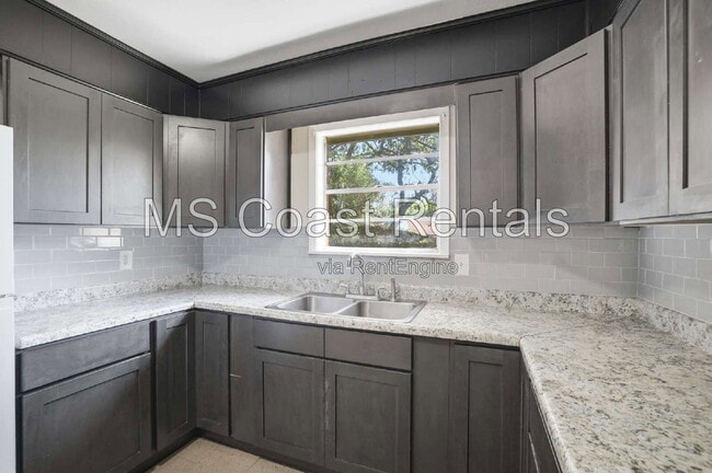 Building Photo - 16205 Seville Ct