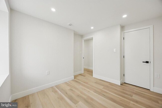 Building Photo - 4522 Baker St