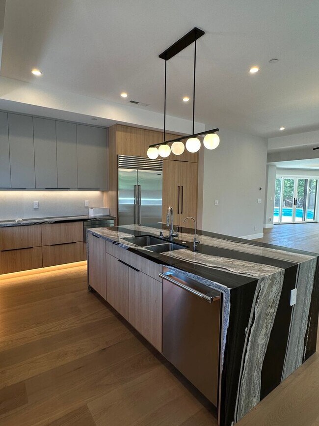 Building Photo - Stunning new build, top of the line everything, walk to town location, close to schools! INCLUDES...