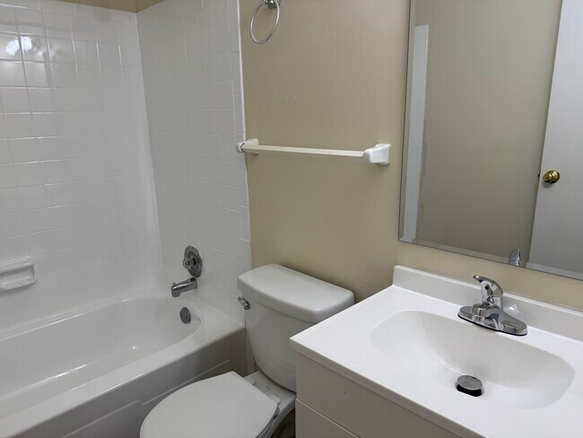 Building Photo - 14648 Balsam St