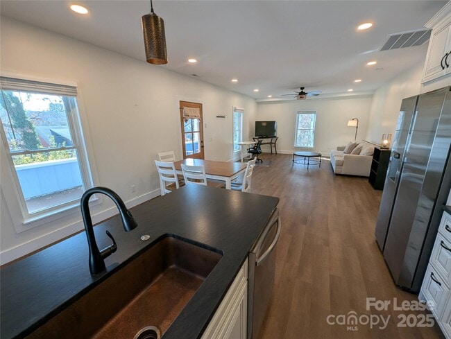 Building Photo - 24 Woodrow Ave