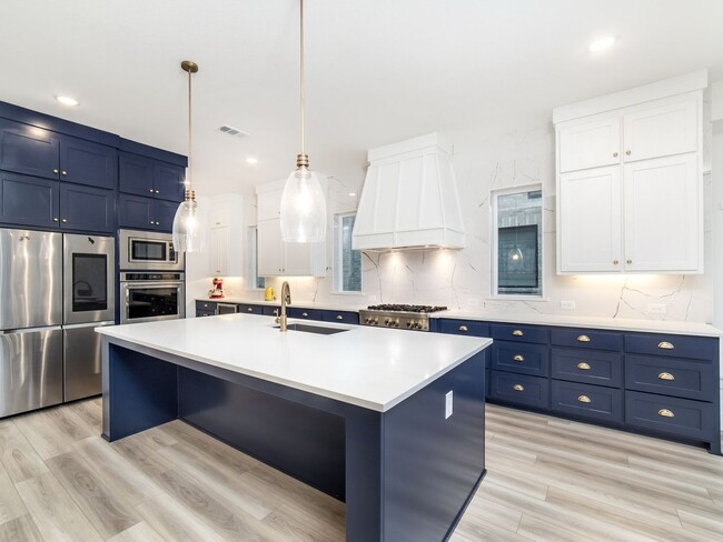 Building Photo - Luxurious 5-Bedroom Smart Home with Media ...