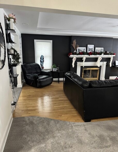 Building Photo - 1009 S Kinney Ave