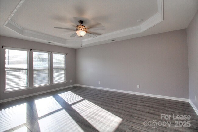 Building Photo - 1444 Ridgehaven Rd