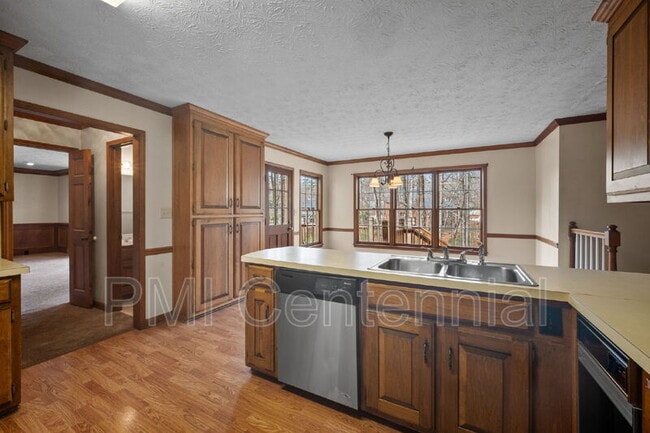 Building Photo - 2645 Wilshire Terrace