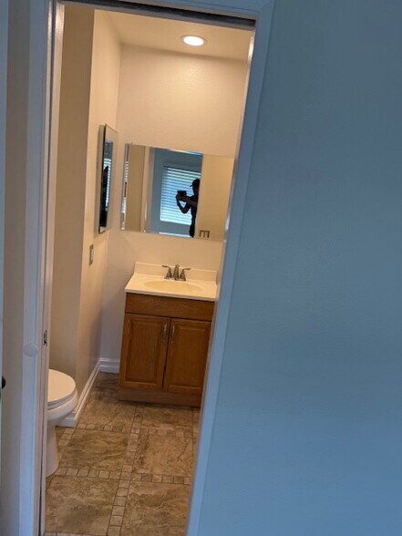 Building Photo - 561 Spring Rd