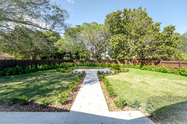 Building Photo - 323 Spanish River Blvd