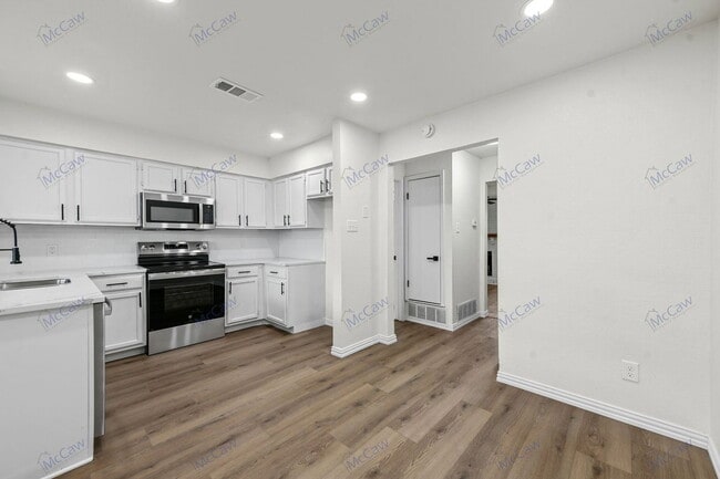 Building Photo - 207 Pate Orr Rd S