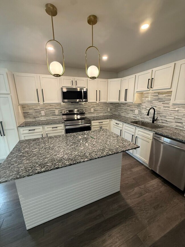 Building Photo - 4200 NW 15th St