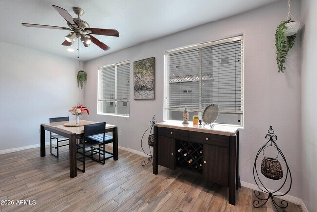 Building Photo - 615 E Portland St