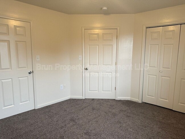 Building Photo - 5606 Boxwood Garden Way