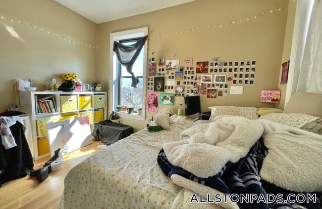 Building Photo - 19 Highgate St