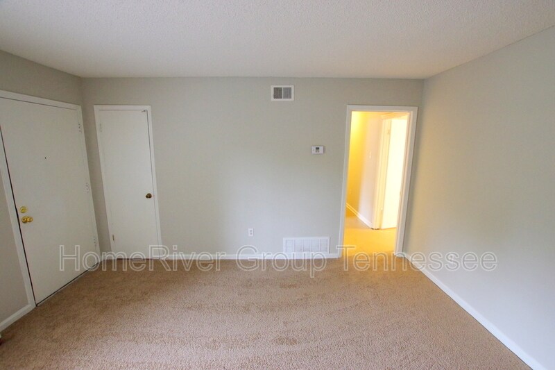 Building Photo - 4614 Pembine Dr