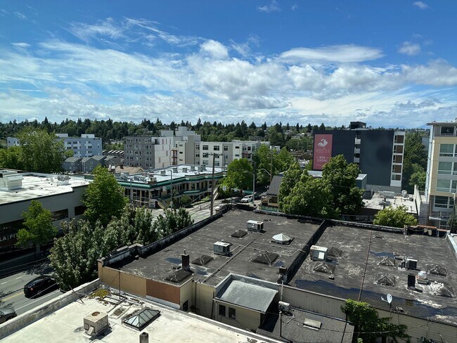 Building Photo - Light and Bright Top floor 1bd 1bath Condo!