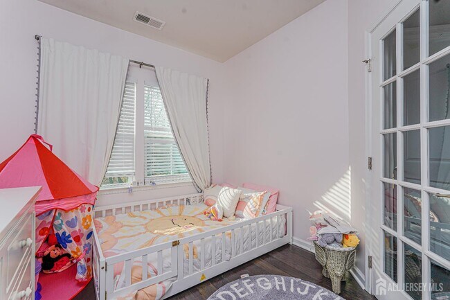 Building Photo - 606 Bayside Ct
