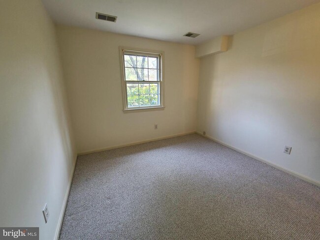 Building Photo - 8812 Danewood Dr
