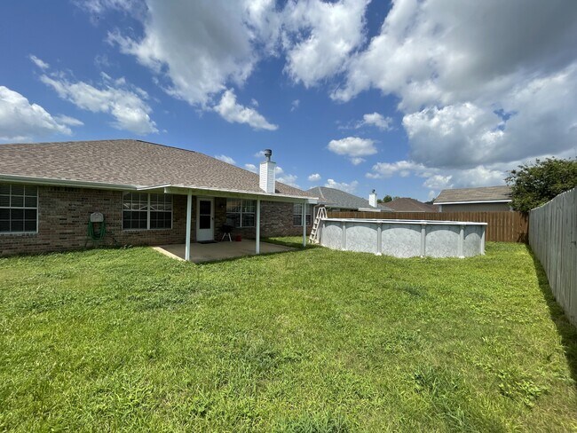 Building Photo - 7025 Boo Ln