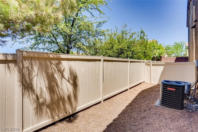 Building Photo - 1735 Ferrell St