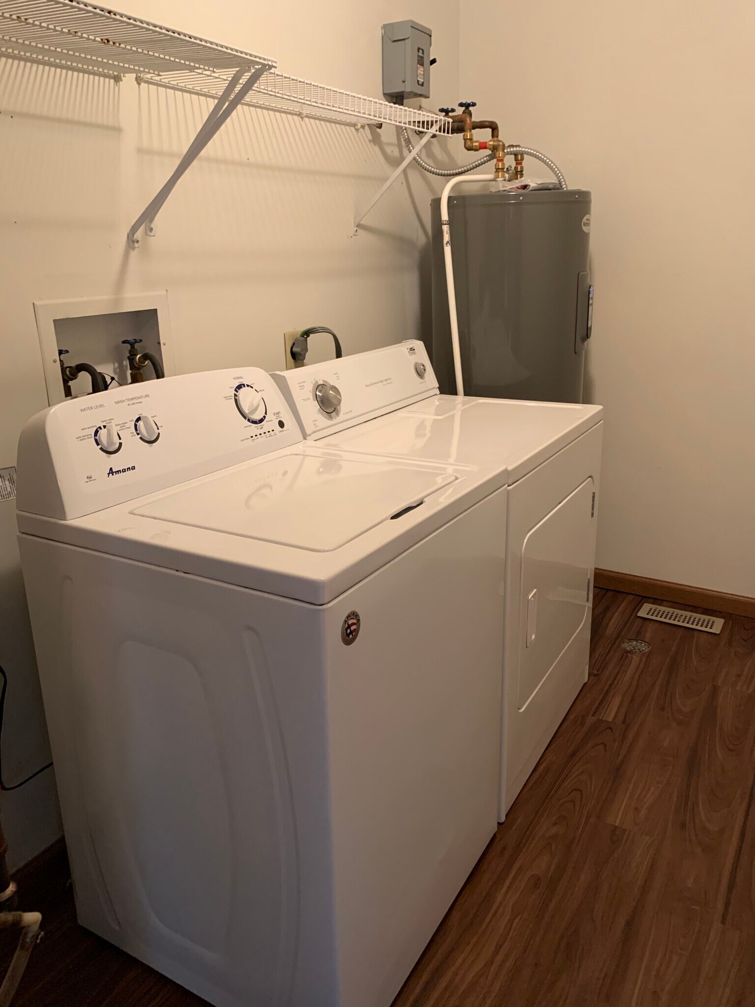 Laundry/utility room allows for extra storage - 2805 Horizon Dr
