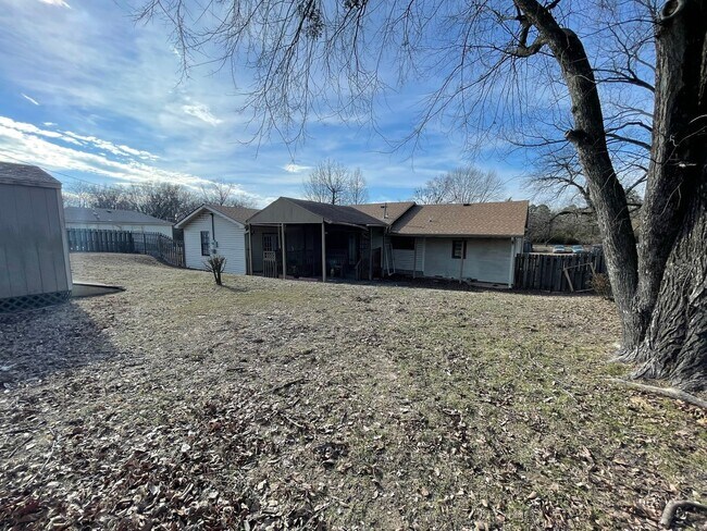 Building Photo - 3420 N 55th St